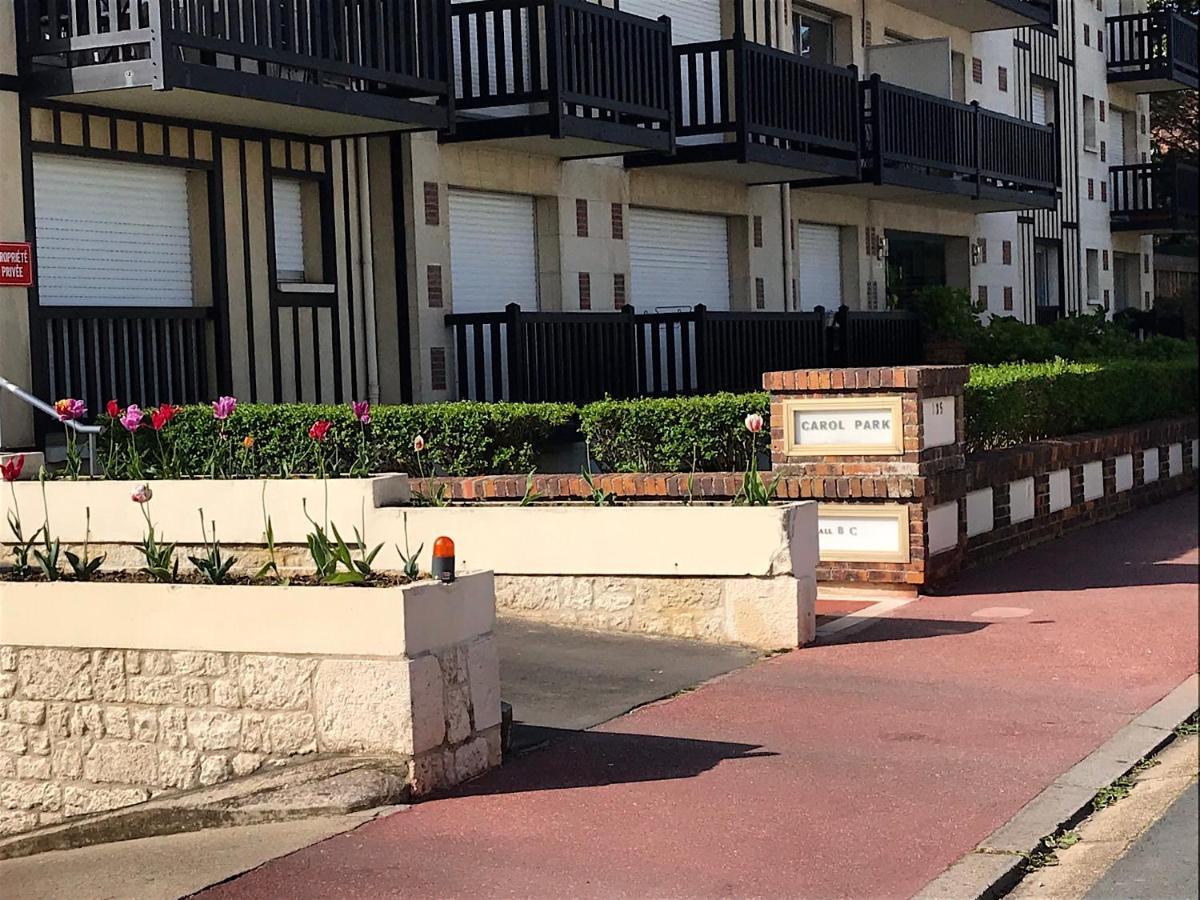 Appartement 3 Chambres Avec Roof Top A 5 Mn De La Plage Deauville Extérieur photo
